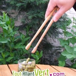 Pince � cornichon en bois d'olivier, 25 cm
