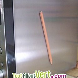 Crayon de bois aimant� HB