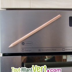 Crayon de bois aimant� HB