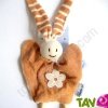 Hochet lapinou souriant en coton bio et son anneau en bois