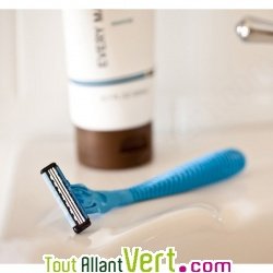 Rasoir �cologique Bleu Clair Triple Razor Preserve