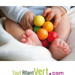 Hochet boule en bois pour b�b�