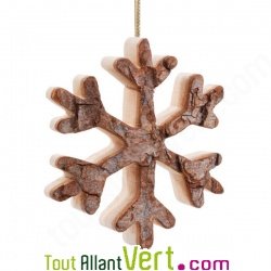 Suspension de No�l en bois Flocon d�coup� dans un tronc d\'arbre