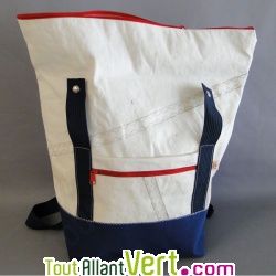 Grand sac � dos en voile de bateau recycl�, 42 cm