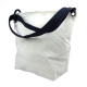 Sac d\'�paule ou besace zipp� en voile de bateau recycl�, 35x42cm