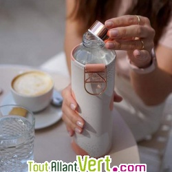 Gourde en verre et son fourreau en faux cuir, 750ml