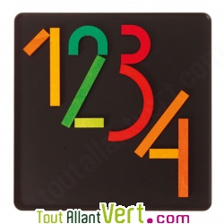 77 Pi�ces en bois pour former lettres et chiffres, avec boite magn�tique