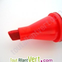 Marqueur permanent rouge biseaut�, alcool