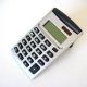 Calculatrice solaire avec reposoir